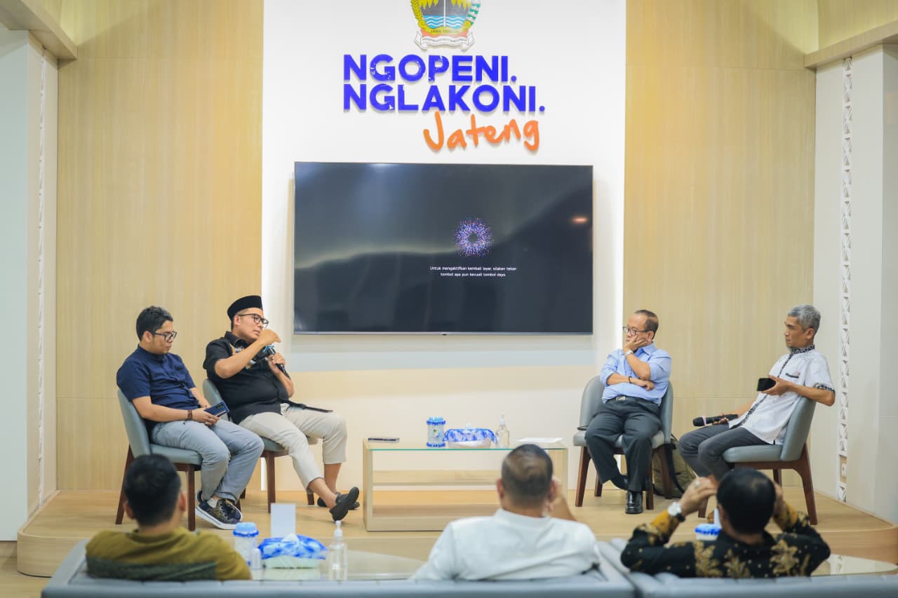 Forum diskusi publik yang digelar Forum Wartawan Pemprov-DPRD Jateng (FWPJT) di Kompleks Kantor Gubernur, Senin (23/2/2026).