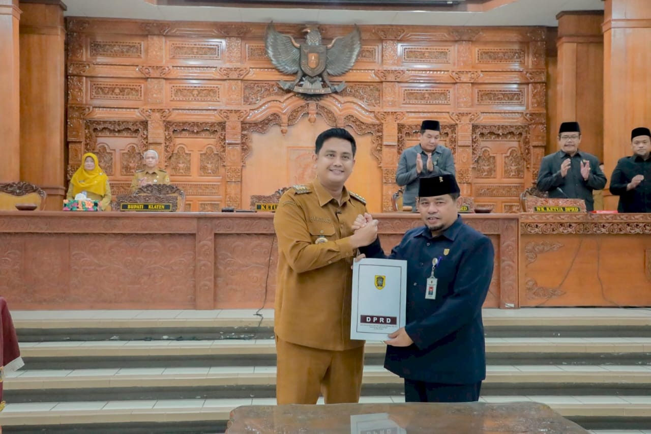 Rapat paripurna yang dipimpin Ketua DPRD Klaten Edy Sasongko dengan tiga agenda utama, Senin (23/2/2026).