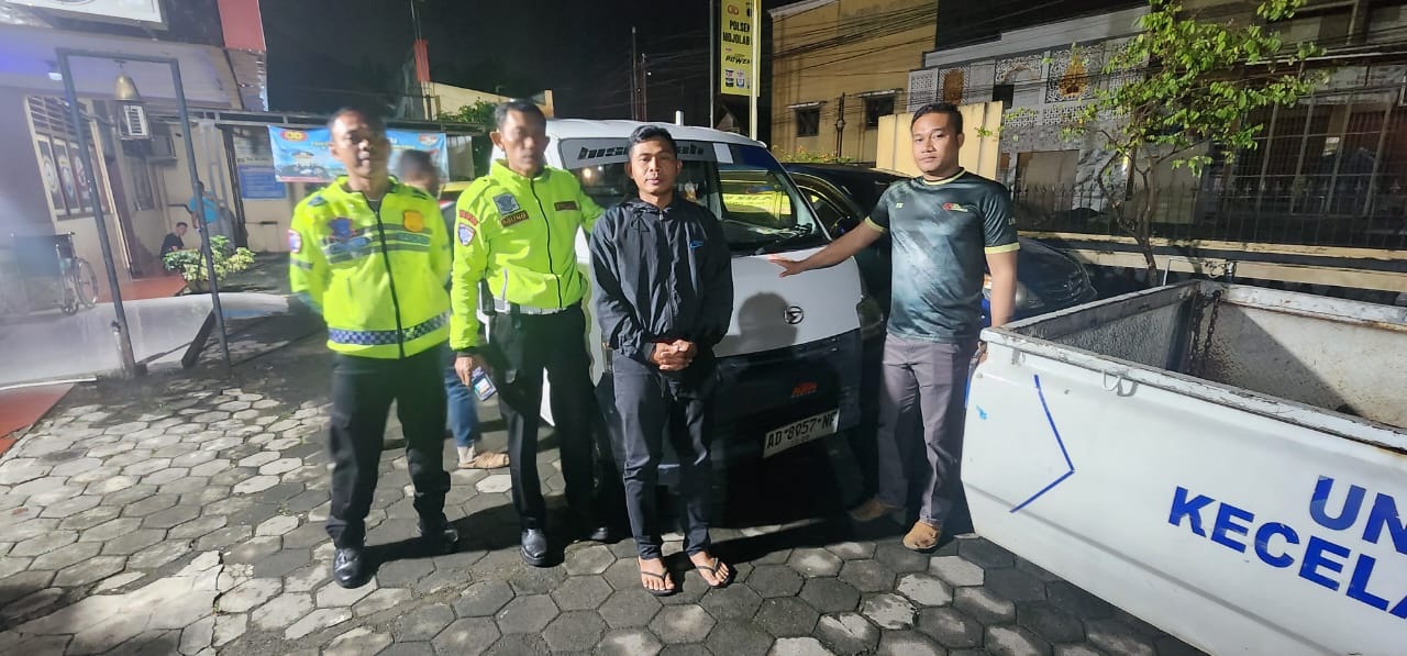 Sopir pikap yang teribat laka maut di Kelurahan Jantiharjo, Kecamatan Karanganyar pada Selasa (24/2/2026) serahkan diri ke polisi. (Rudi Hartono/Radar Solo)