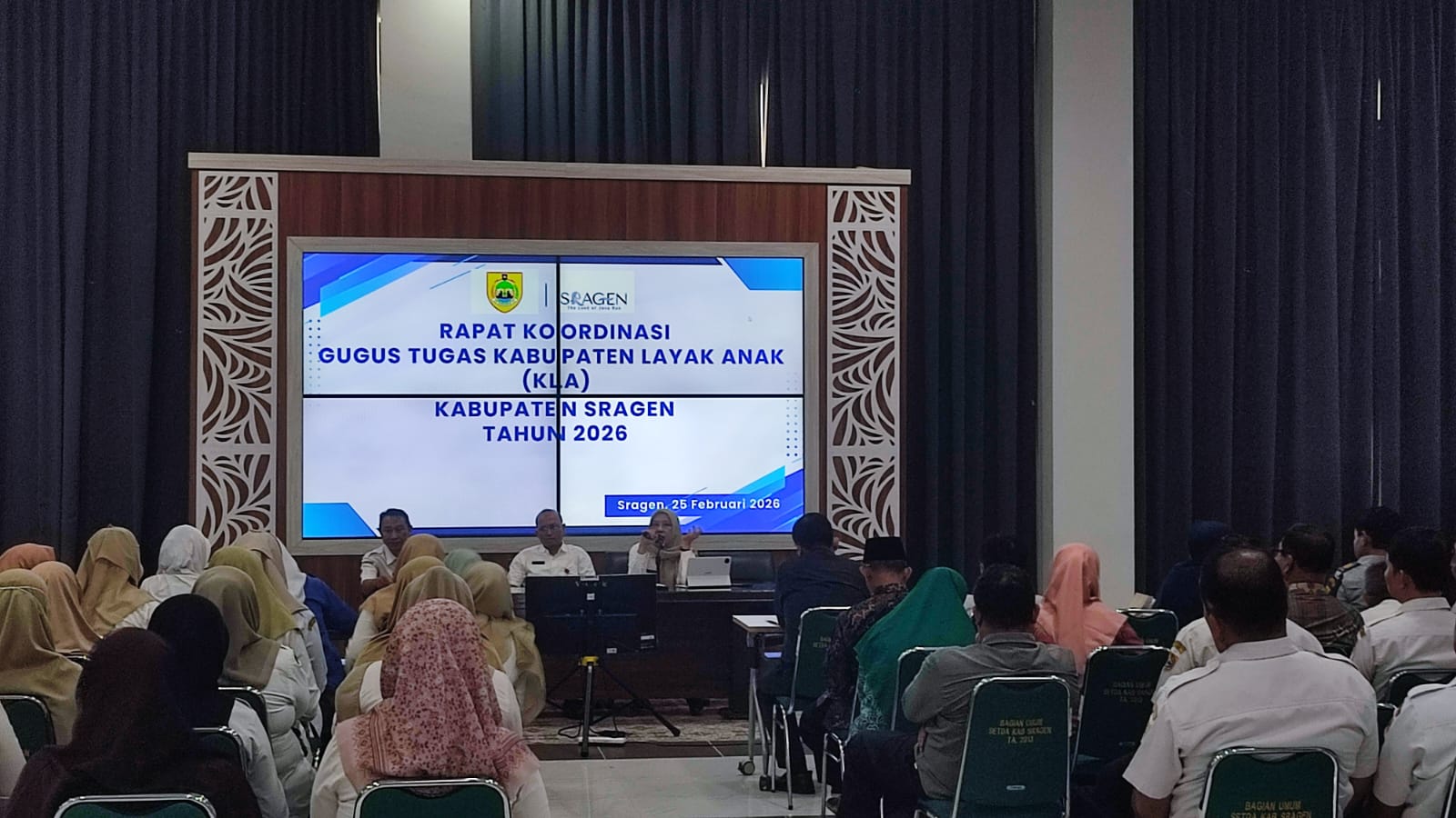 Rapat koordinasi (rakor) gugus tugas Kabupaten Layak Anak (KLA) Kabupaten Sragen 2026. (Ahmad Khairudin/Radar Solo)