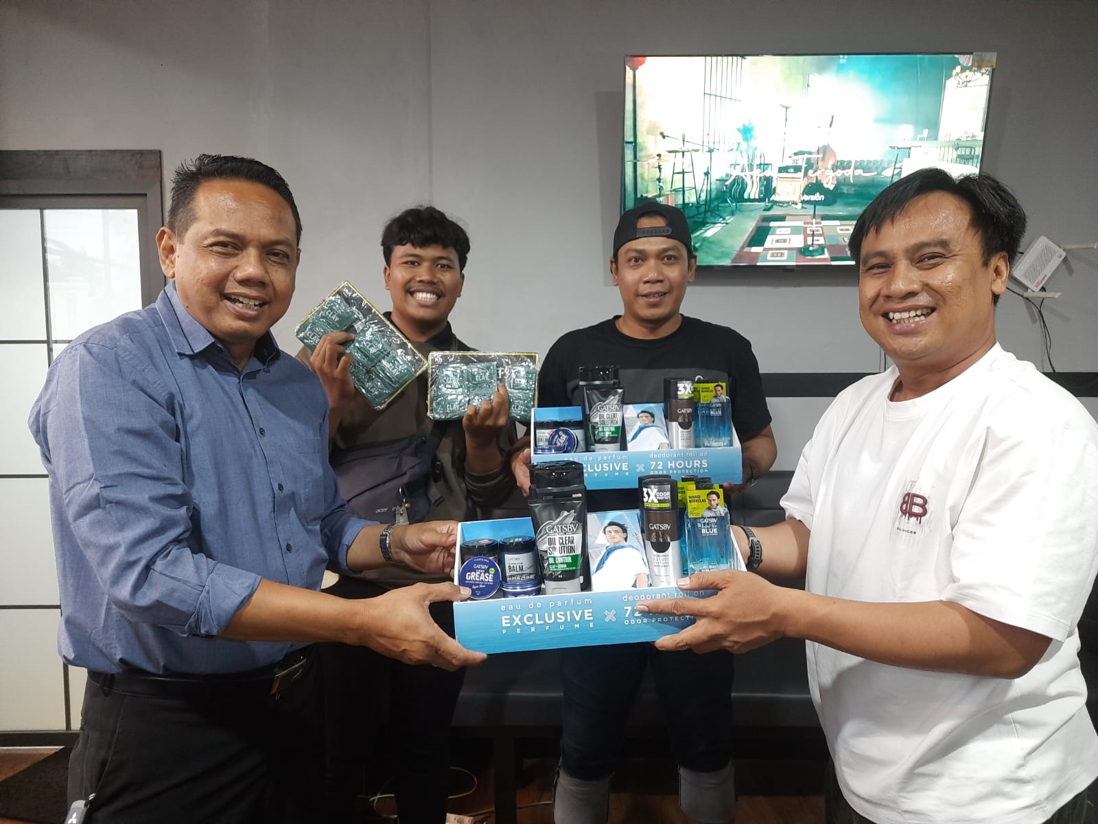 PT Mandom Indonesia Tbk silaturahmi dengan insan pers Solo Raya di Media Center Polresta Surakarta, Senin (23/2/2026).