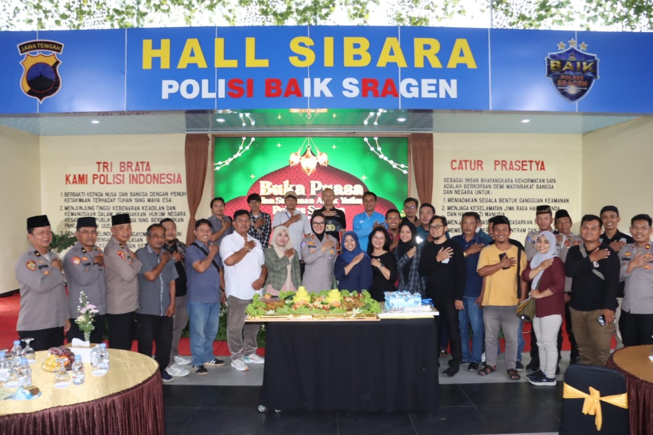 Kapolres Sragen AKBP Dewiana Syamsu Indyasari bersama awak media di Sragen, Rabu (26/2/2026). (Ahmad Khairudin/Radar Solo)
