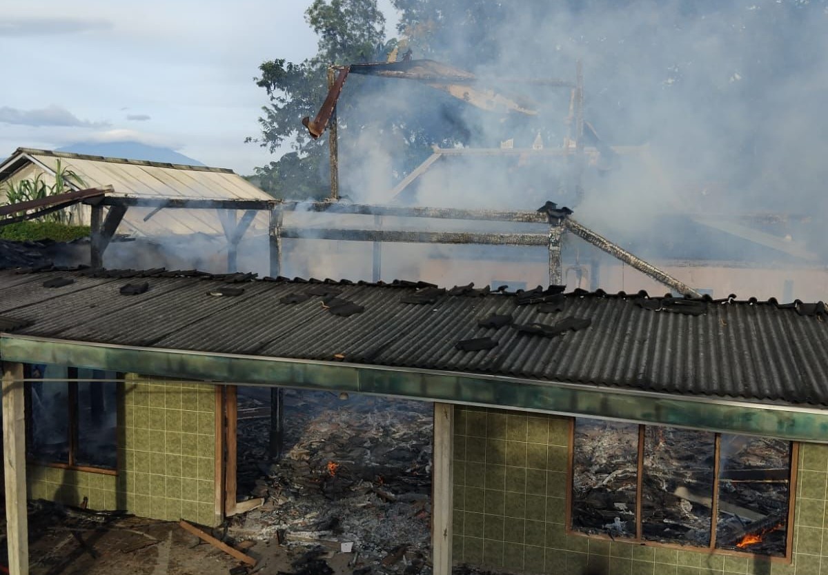 Rumah Ngatman warga Dukuh Seneng, Desa Pakang, Kecamatan Andong, Boyolali, terbakar, Minggu (1/3/2026).