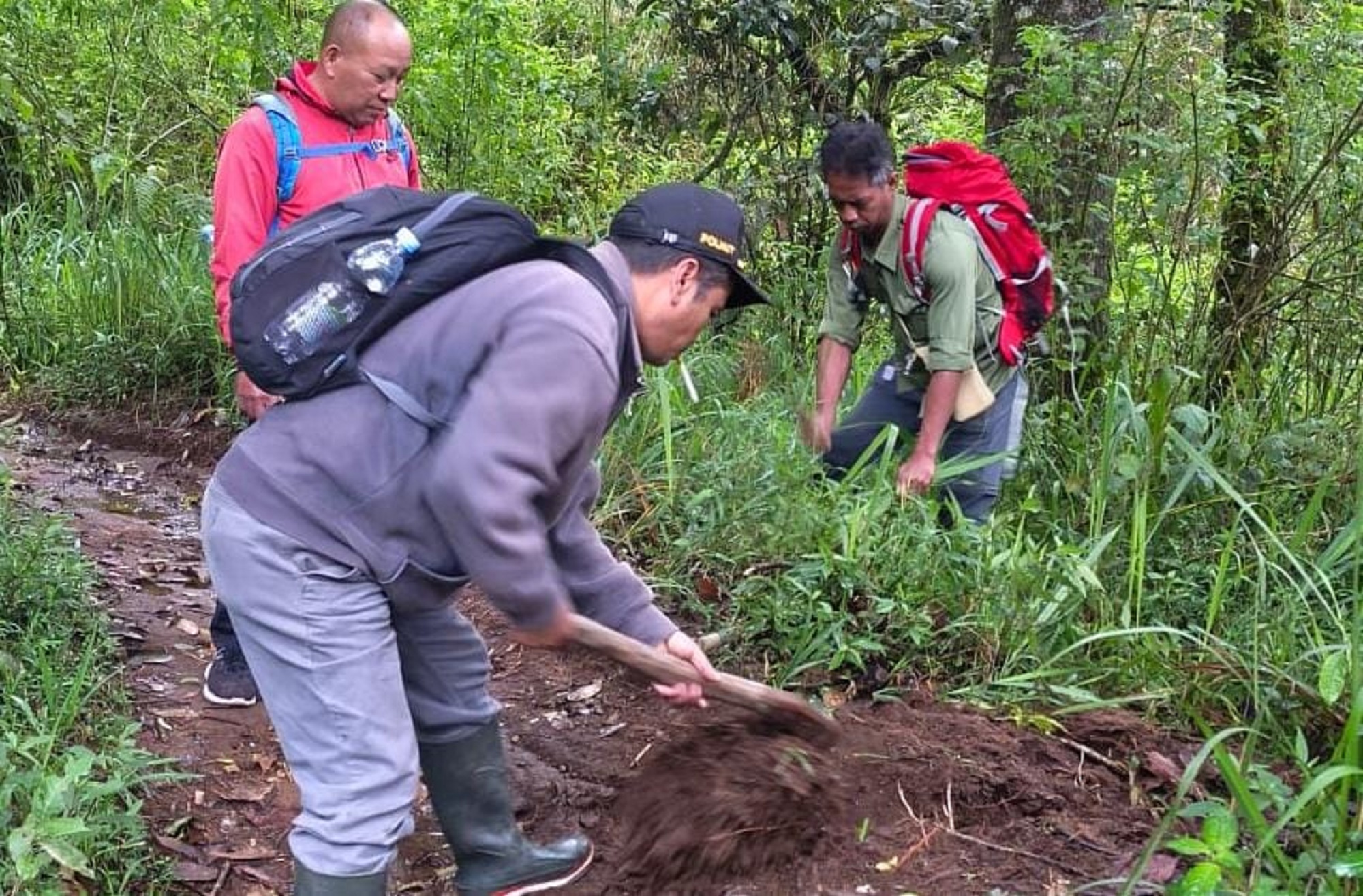 Perhutani dan Pemkab Karanganyar membenahi jalur pendakian Gunung Lawu via Cemoro Kandang, Tawangmangu, Karanganyar. (Rudi Hartono/Radar Solo)