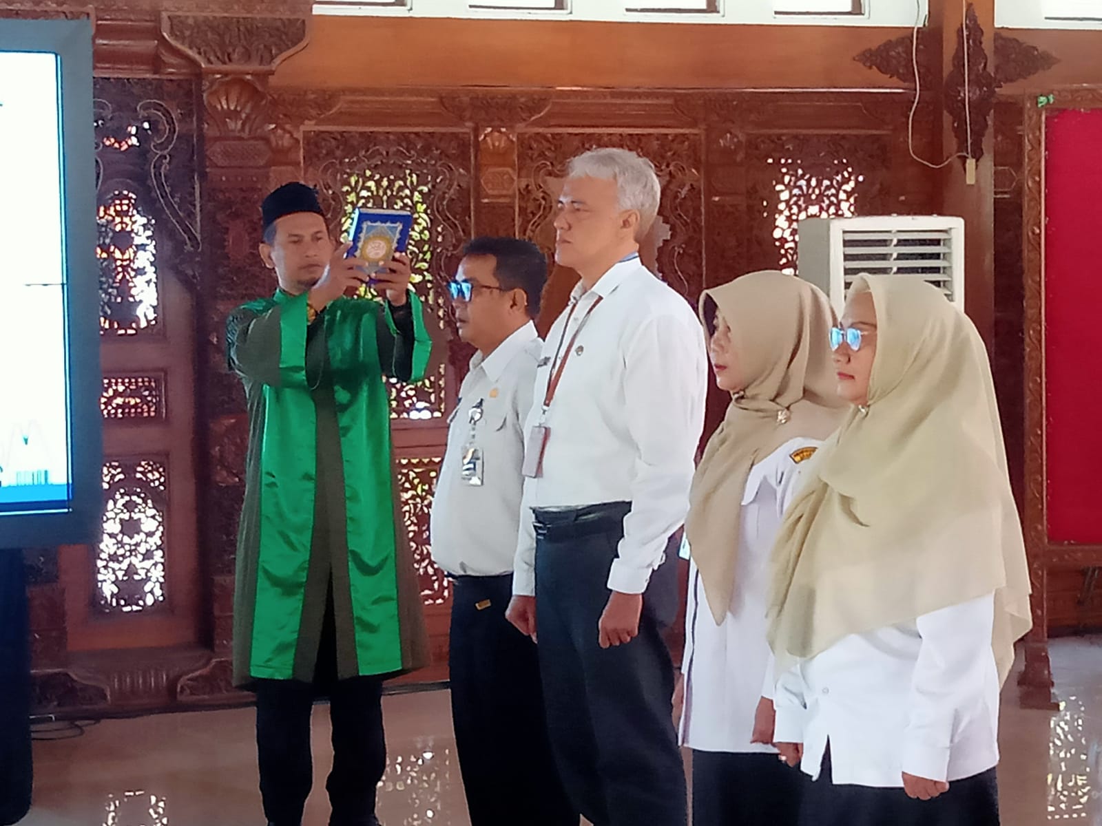 Tiga kepala dinas dan direktur RSUD Sragen dilantik, Rabu (4/3/2026). (Ahmad Khairudin/Radar Solo) 