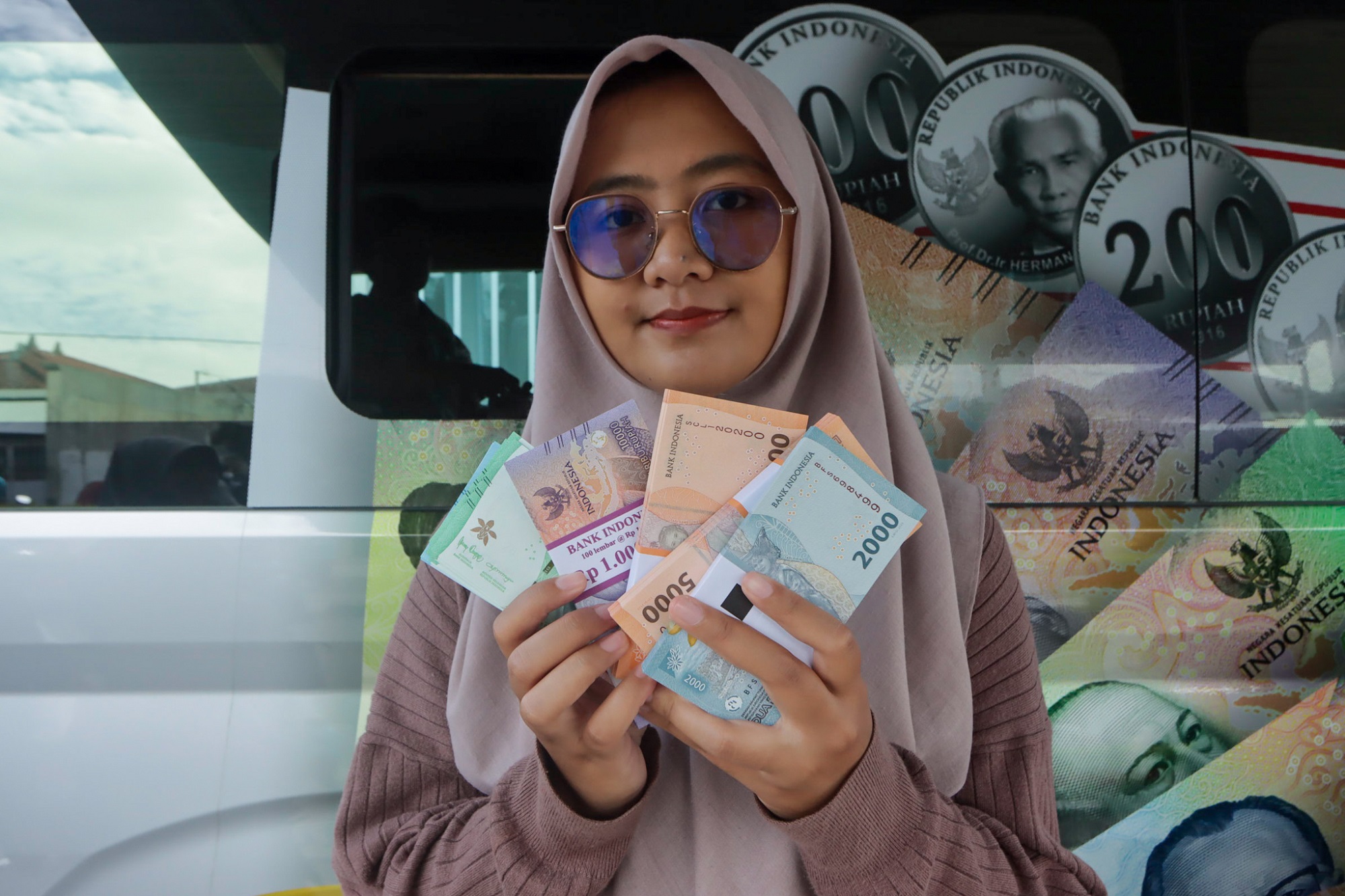 Penukaran uang baru dilayani di 60 titik di Solo Raya. (M Ihsan/Radar Solo)
