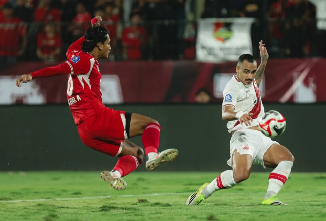 Laga Persijap Jepara melawan Persis Solo di Stadion Gelora Bumi Kartini, Kamis malam (5/3/2026). 