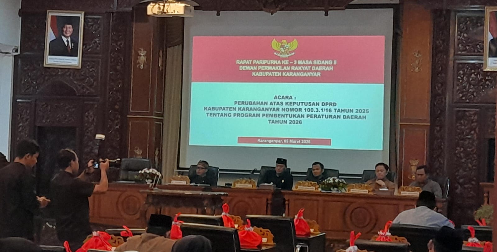 Rapat paripurna DPRD Karanganyar dengan agenda Pembahasan Propemperda 2026, Jumat (6/3/2026). (Rudi Hartono/Radar Solo)