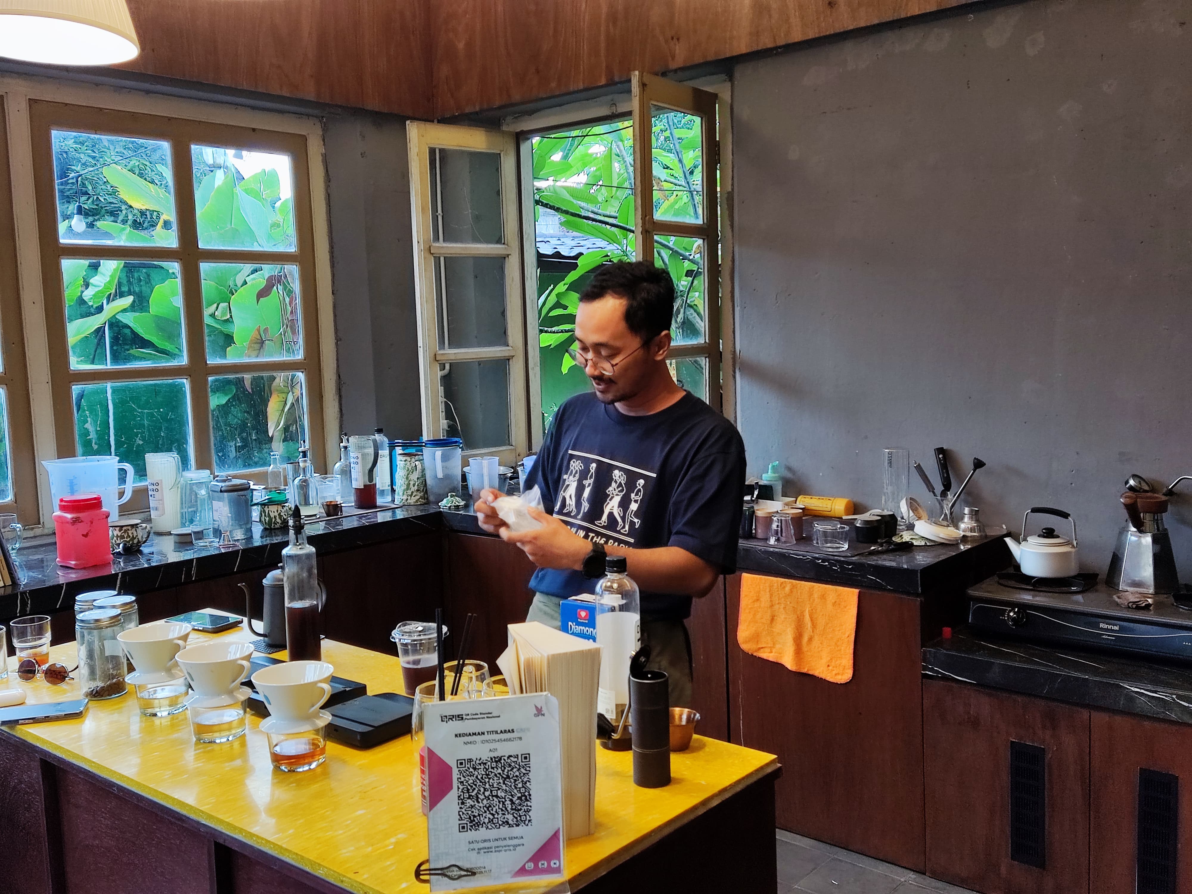 Kedai kopi Kopi Titilaras. 