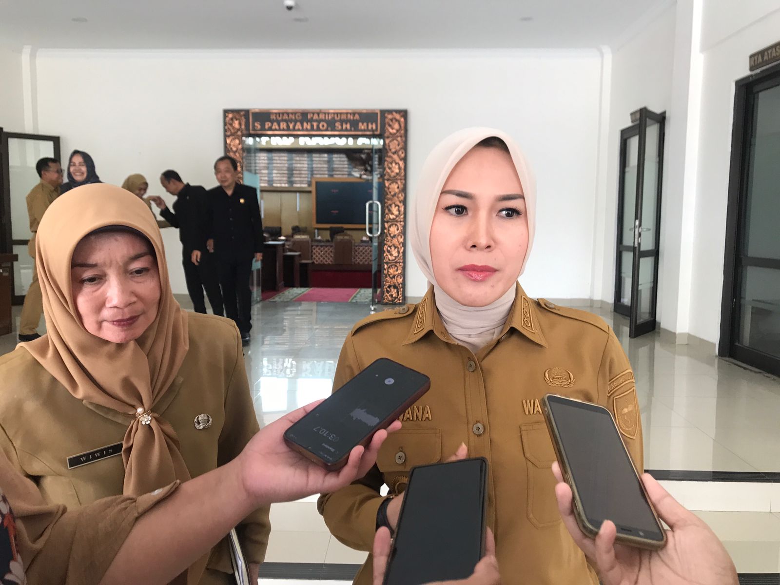 Wakil Bupati Boyolali Dwi Fajar beri keterangan kepada wartawan. 