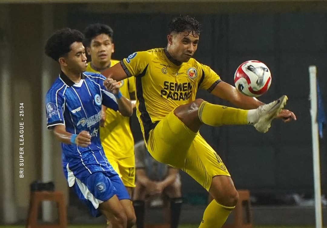Laga PSBS Biak vs Semen Padang di Stadion Maguwoharjo, Sleman, Senin (9/3/2026). 