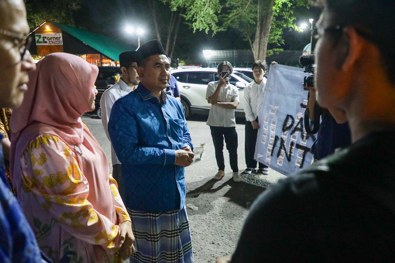 Wagub Jateng Taj Yasin berdialog secara terbuka dengan mahasiswa UNS, Selasa (10/3/2026). 