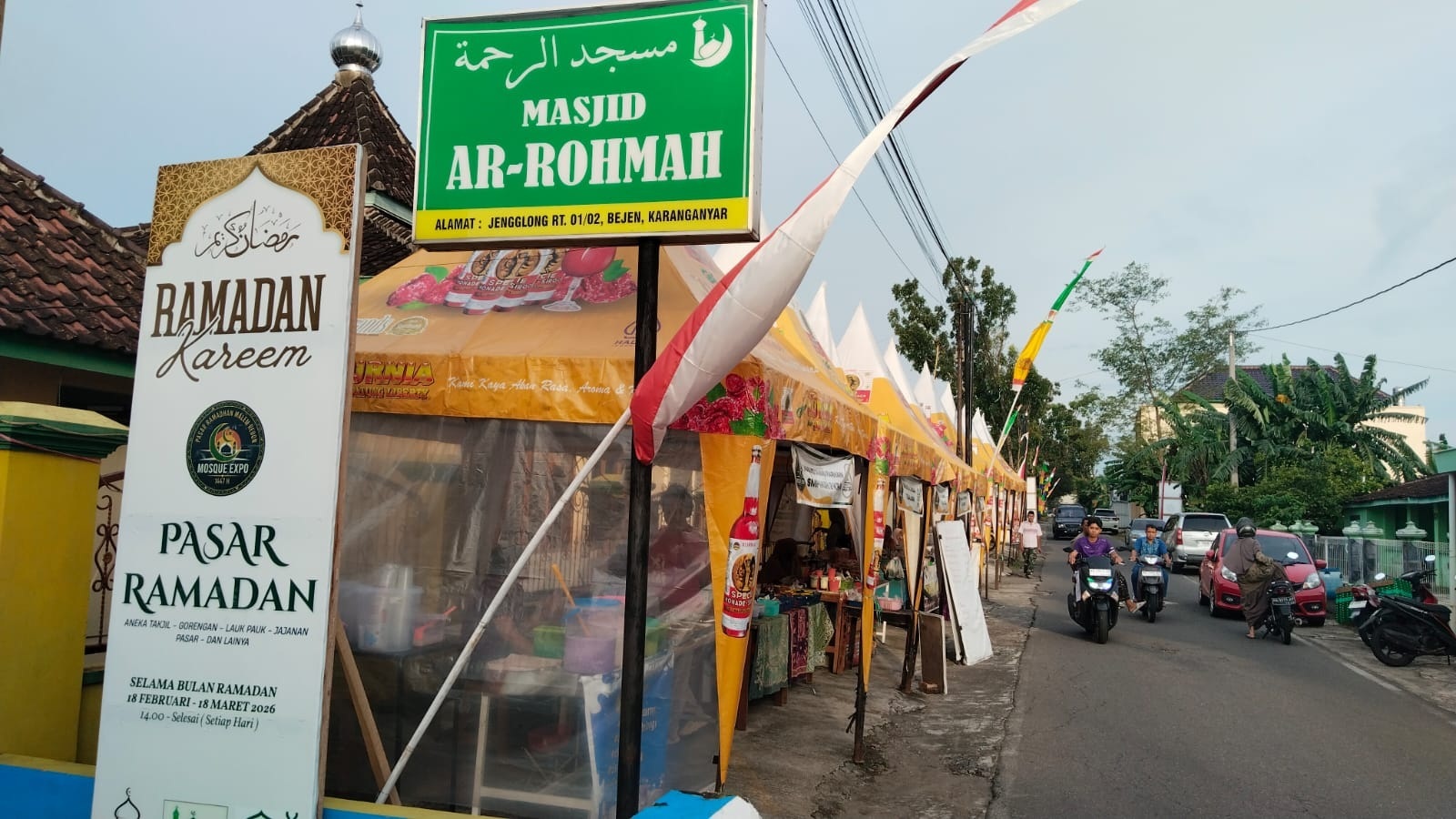 Pasar Ramadhan di Jenglong, Kelurahan Bejen, Kecamatan Karanganyar. (Rudi Hartono/Radar Solo)
