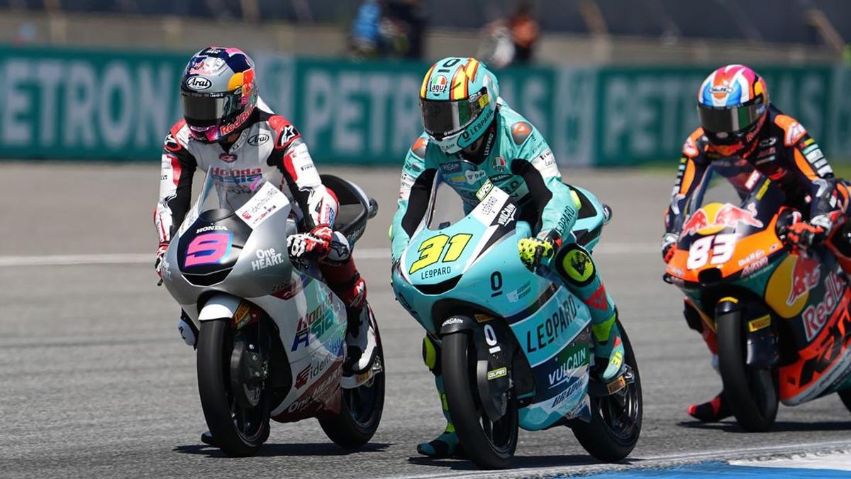 Veda Ega Pratama Bikin Pembalap Spanyol Adrian Fernandez Kecewa di Moto3 Thailand 2026, Selisihnya Cuma 0,036 Detik!