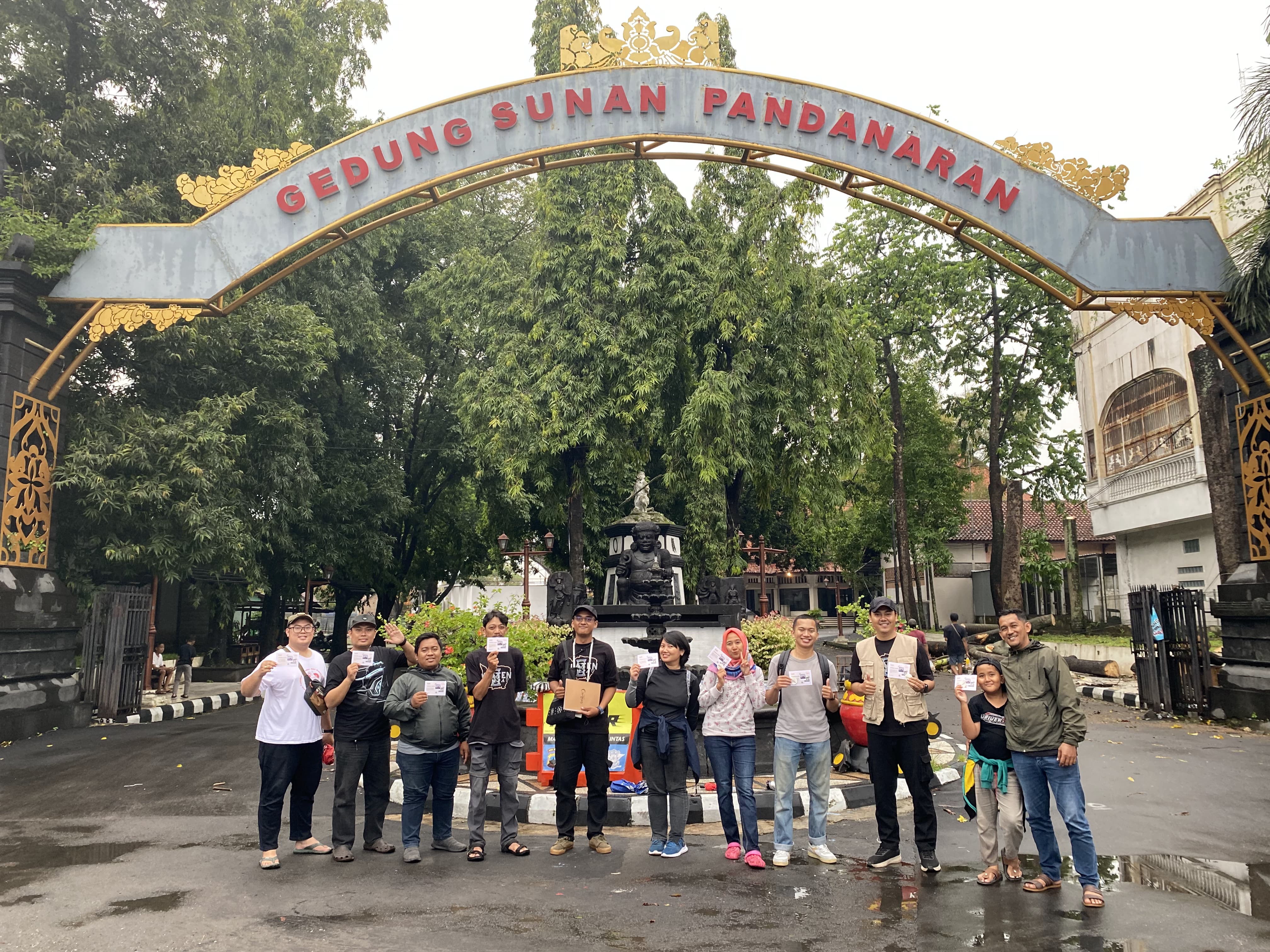 Kegiatan Walking Tour Klaten Lampau perdana bertajuk Sekitar Alun-alun Klaten 