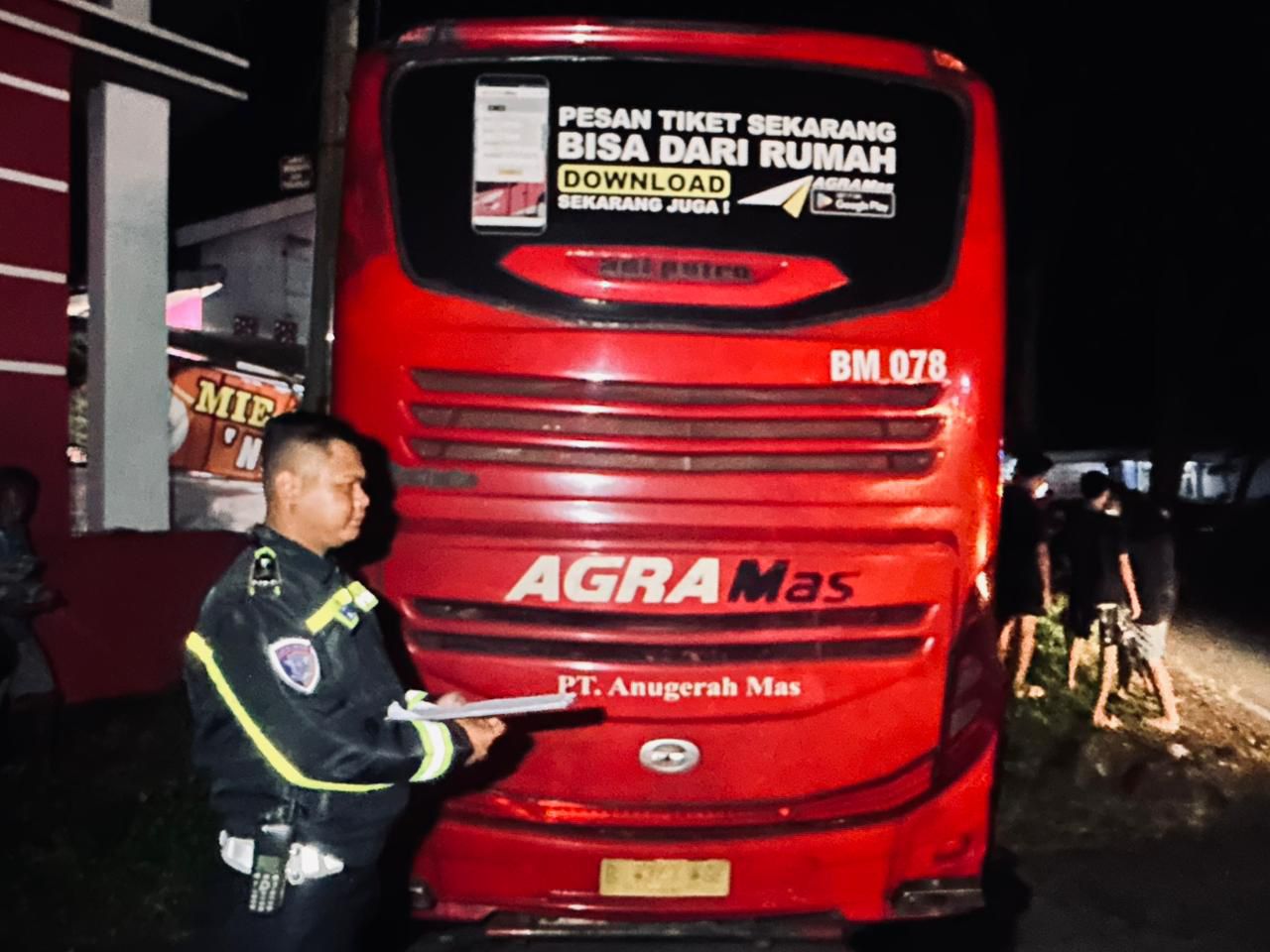 Bus Agra Mas Tiba-tiba Hilang Kendali, Ruko Bakso di Sidoharjo Rusak Dihantam
