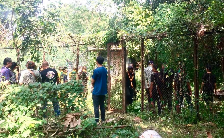 Kondisi keraton kilen sudah sangat memprihatinkan dipenuhi tumbuhan liar. (Silvester Kurniawan/Radar Solo)