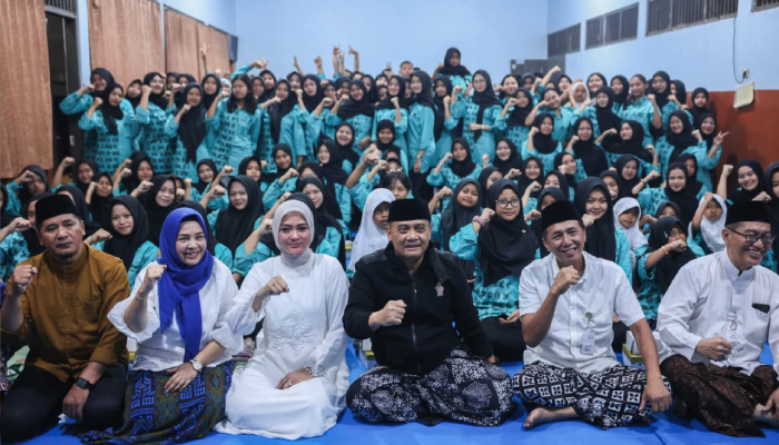 Gubernur Jateng Ahmad Luthfi buka puasa bersama Panti Pelayanan Sosial Anak Woro Wiloso, Kota Salatiga.