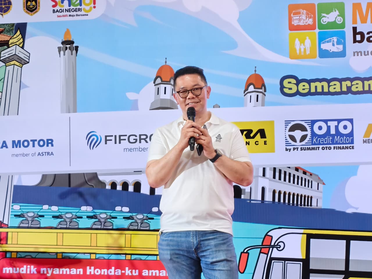 Region Head Astra Motor Jateng Ronaldo Widjaja memberikan sambutan kepada para pemudik pada opening event Mudik Balik Bareng Honda 2026 di Museum Ronggowarsito pada 14 Maret 2026.
