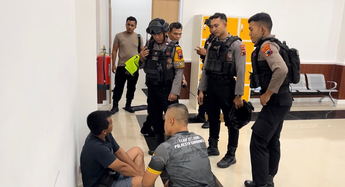 Pria asal Jakarta diamankan Tim Polresta Solo karena mengemudi sambil mabuk. (Humas Polresta Solo)