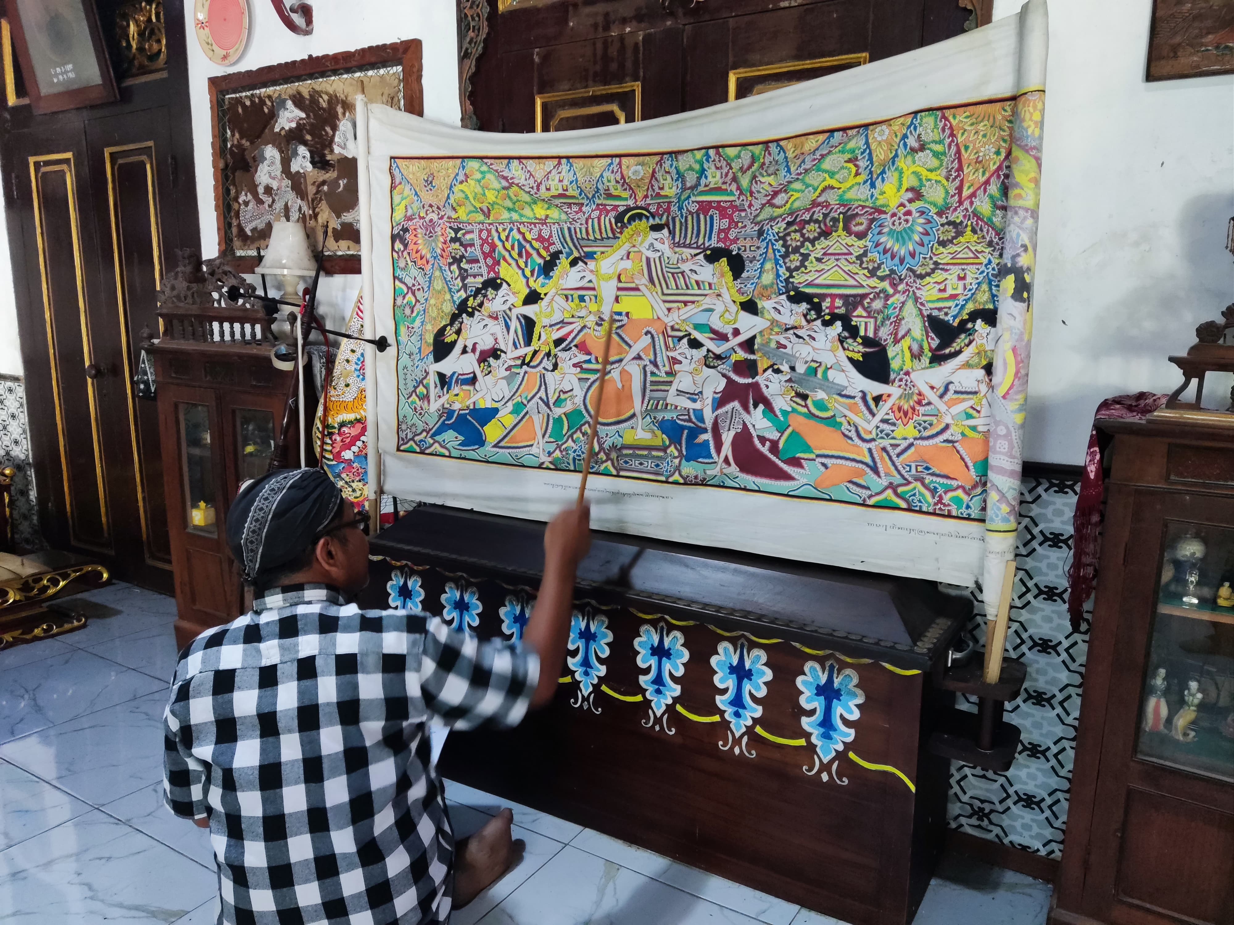 Wayang beber yang ada di Galeri Naladarma Baluwarti Surakarta