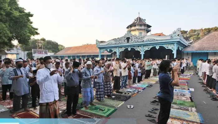 Ilustrasi sholat Id di kawasan Keraton Kasunanan Surakarta.