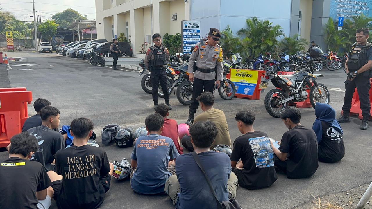 Remaja asal Karanganyar diamankan karena memakai motor knalpot brong. (A Christian/Radar Solo)