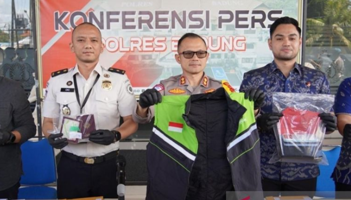 Polres Badung dan Imigrasi Ngurah Rai  mengungkap kasus WNA diduga terlibat pembuatan video asusila di Badung, Bali, Selasa (17/3/2026).