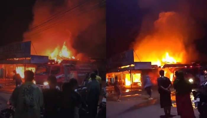 Toko material di barat Pasar Bung Karno Baturetno, Wonogiri terbakar, Selasa (17/3/2026) malam.