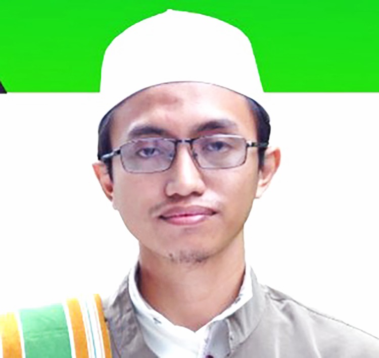 Pembina Lembaga Bahtsul Masail Ponpes Al Muayyad Ahmad Muhamad Mustain Nasoha.