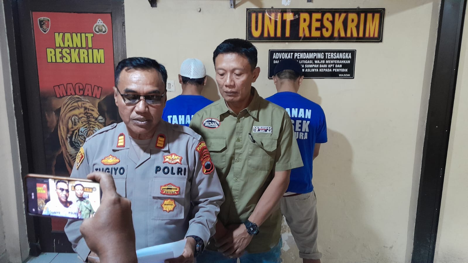 Kapolsek Kartasura AKP Tugiyo beri keterangan pers terkait keberhasilan mengungkap kejahatan kelas kakap. 