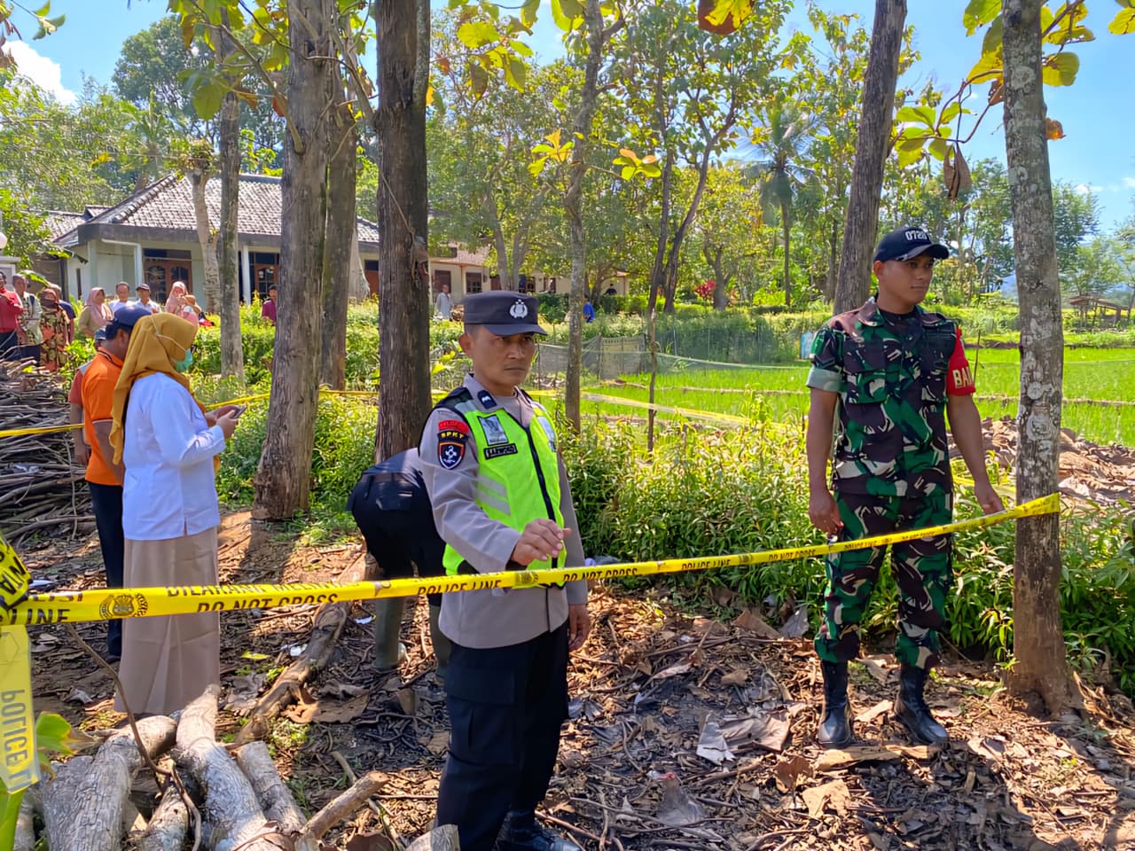 Geger! Mayat Bayi Membusuk Ditemukan di Kebun Wonogiri, Dibungkus Kain dan Plastik