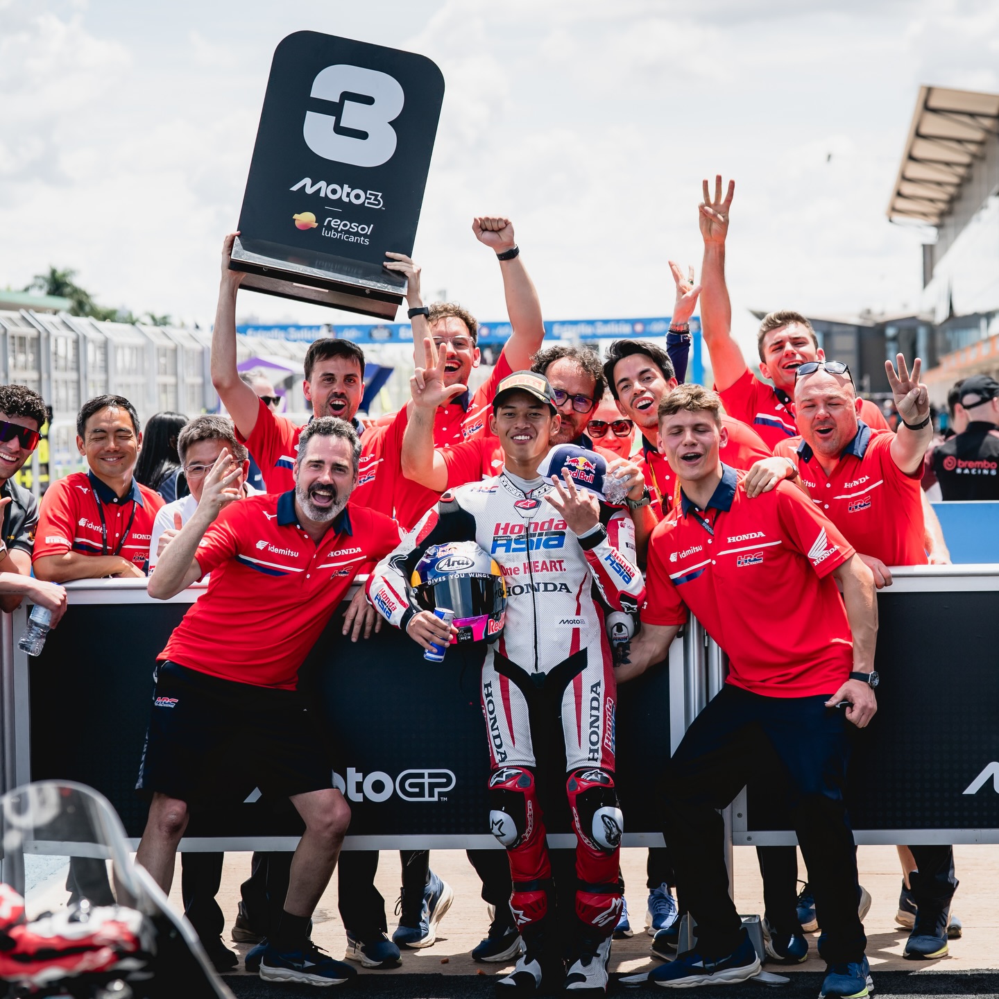 Klasemen Usai Moto3 Brasil 2026: Veda Ega Pratama Naik Podium, Pembalap Indonesia Tembus Peringkat Ketiga