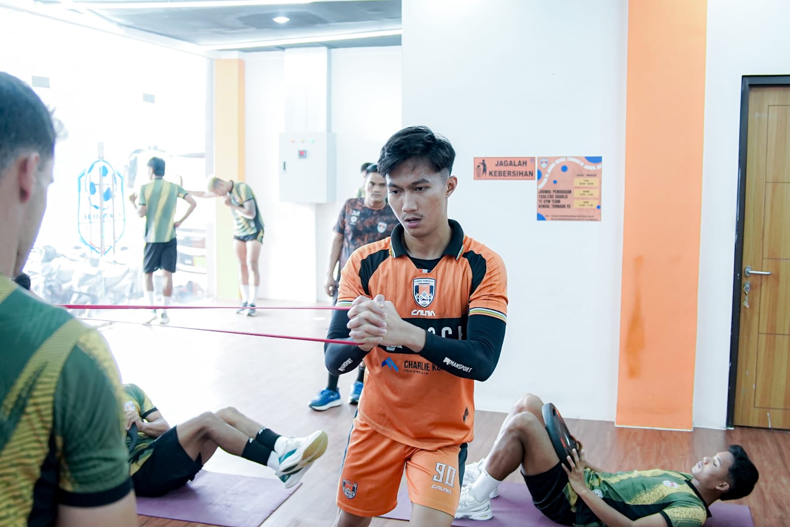 BERSIAP: Para pemain Kendal Tornado FC mulai jalani latihan rutin.