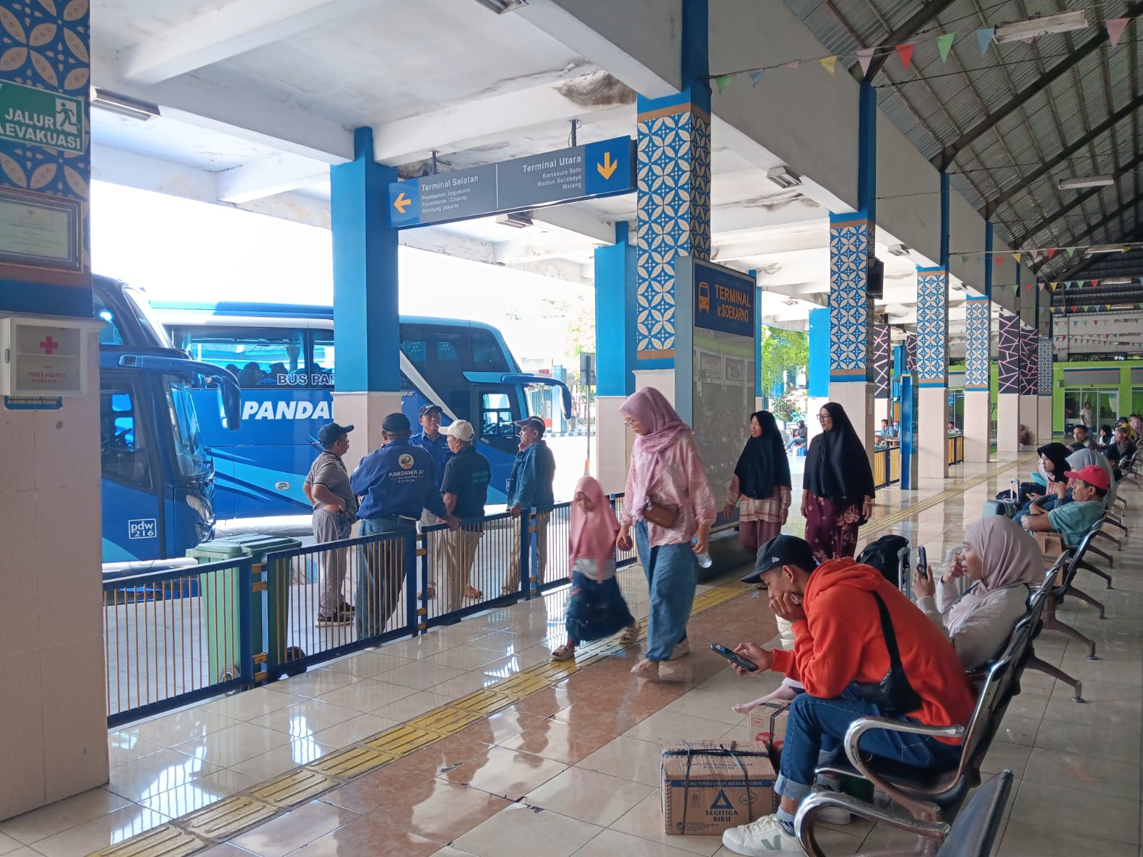 Suasana arus balik di Terminal Ir. Soekarno Klaten, Kelurahan Buntalan, Kecamatan Klaten Tengah, Rabu (25//3/2026).