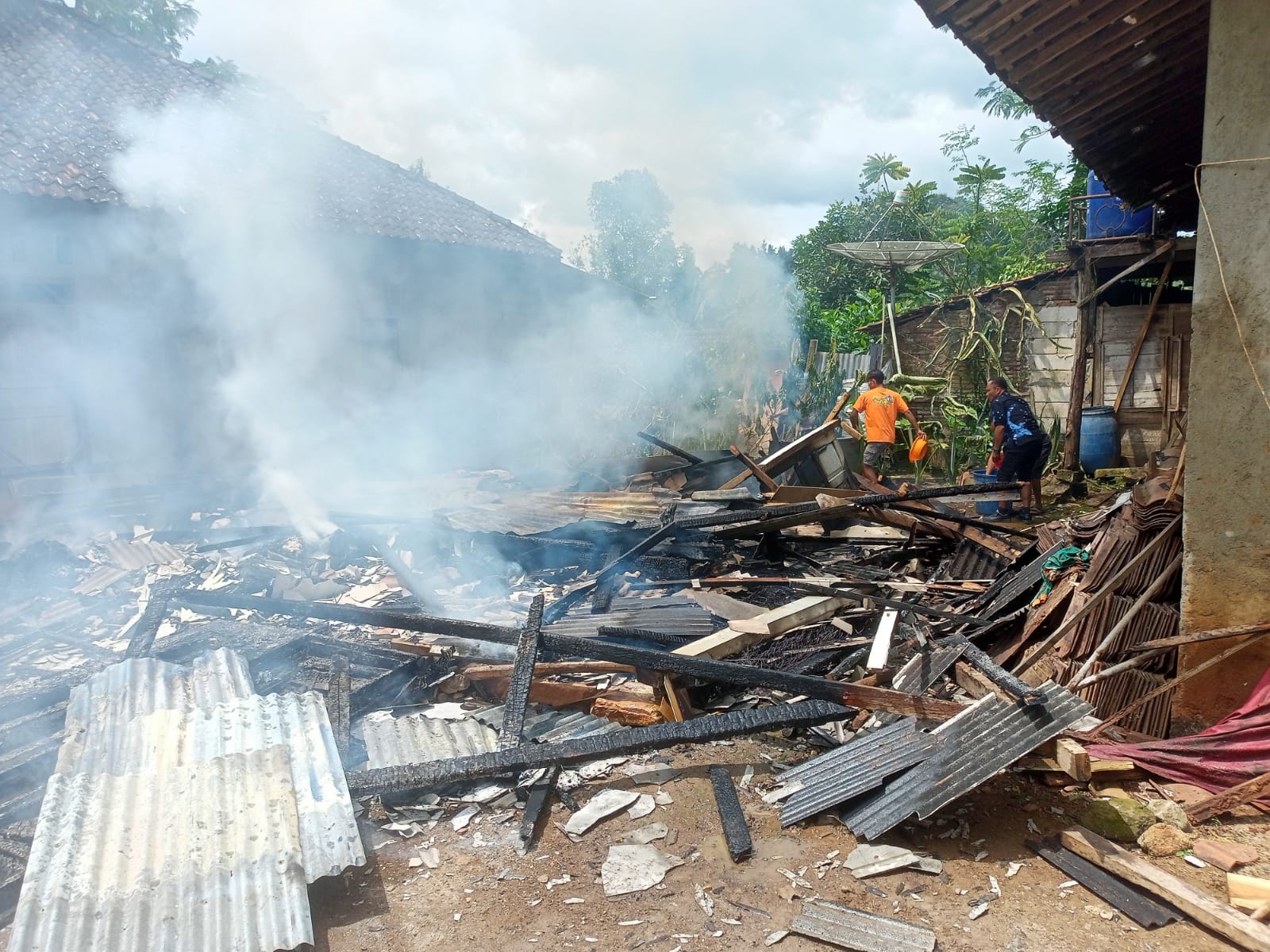 Rumah Yadi, warga Dusun Toyo RT 01/RW 01, Desa Kudi, Kecamatan Batuwarno, Wonogiri rata tanah akibat terbakar, Kamis (26/3/2026).