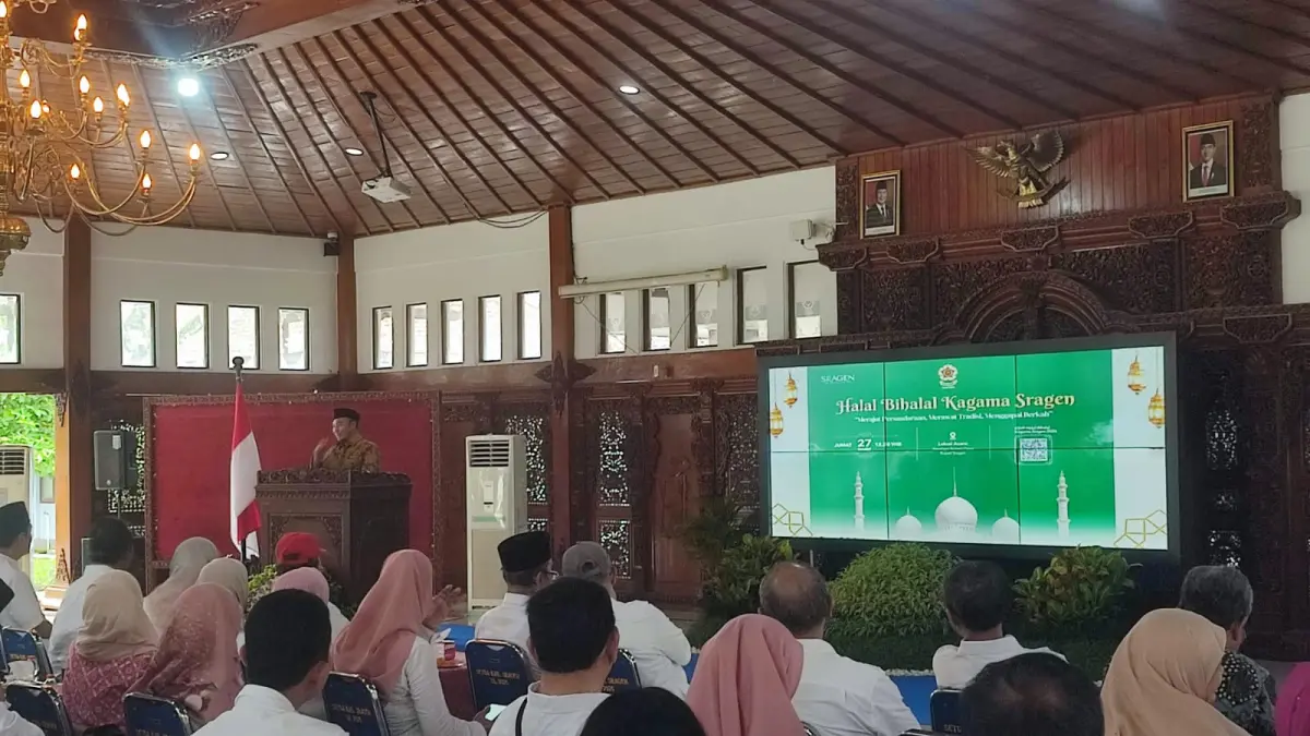 Keluarga Alumni Universitas Gadjah Mada (Kagama) Cabang Sragen halalbihalal di Pendopo Kabupaten Sragen, Jumat (27/3/2026). (Ahmad Khairudin/Radar Solo)