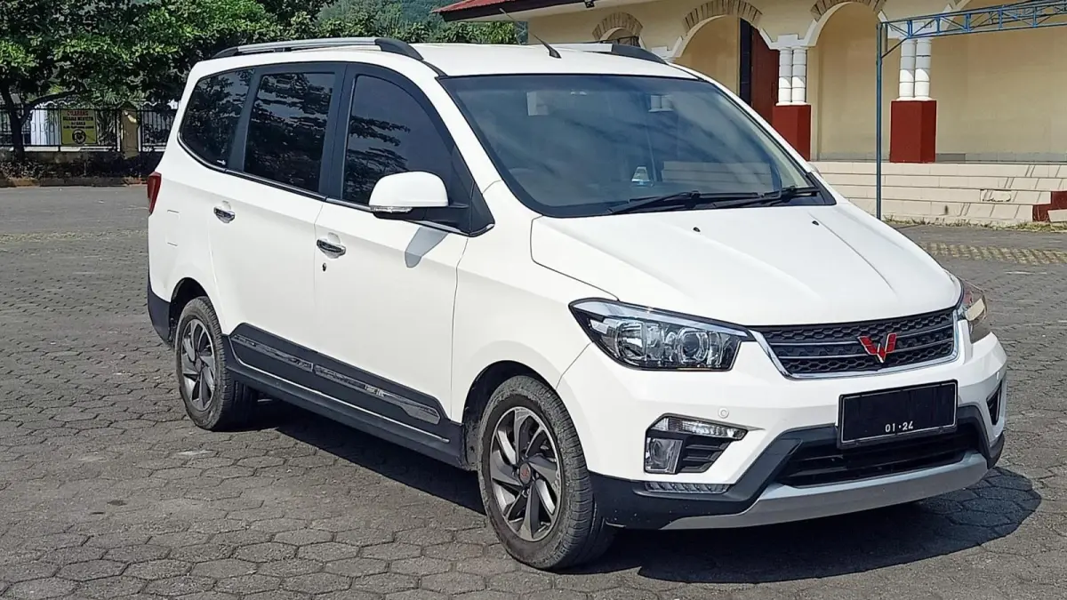 Wuling Confero S