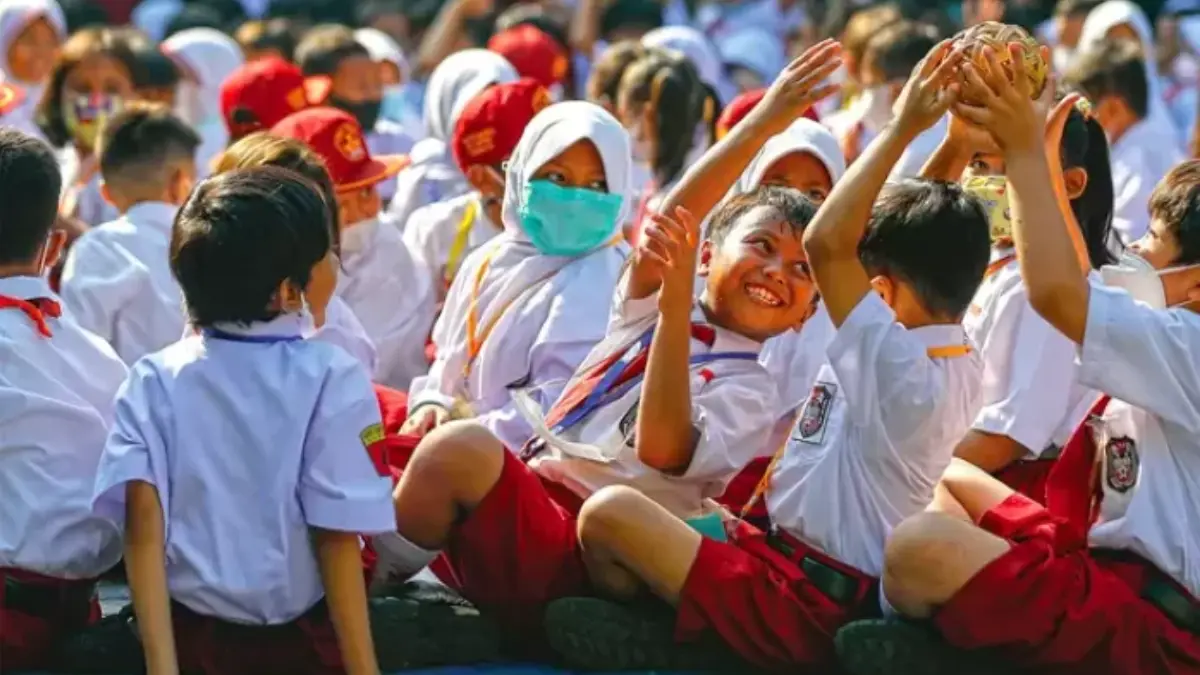 Anak SD masuk sekolah lagi usai libur Lebaran.