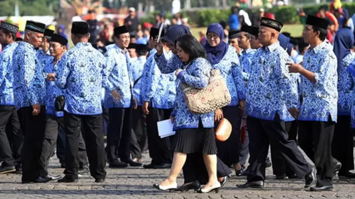 ASN atau PNS akan mengikuti kebijakan WFH 1 hari sepekan untuk hemat BBM.