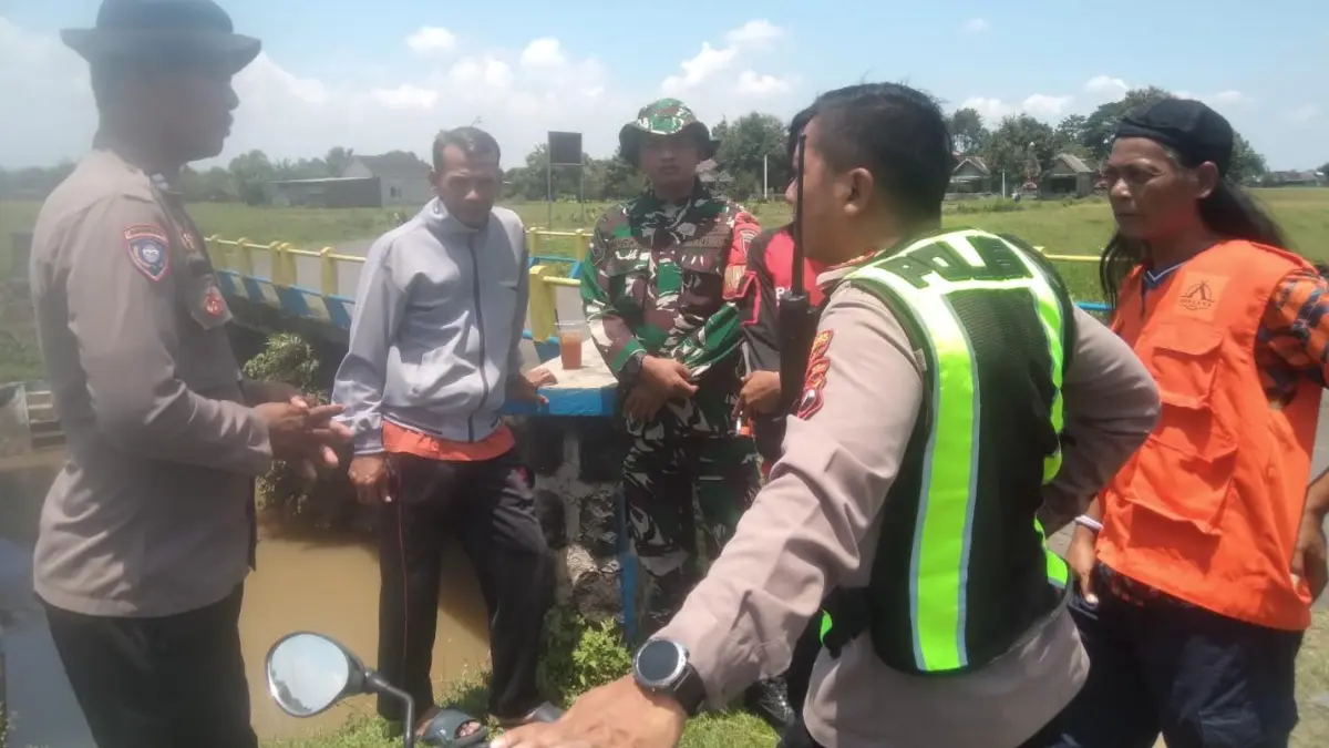 Betugas berkoordinasi untuk melakukan pencarian, FKN, 8, warga Dusun Tasgunting, Desa Nangsri, Kecamatan Kebakkramat, Karanganyar dilaporkan hilangsejak Minggu (29/3/2026) dini hari. (ISTIMEWA)
