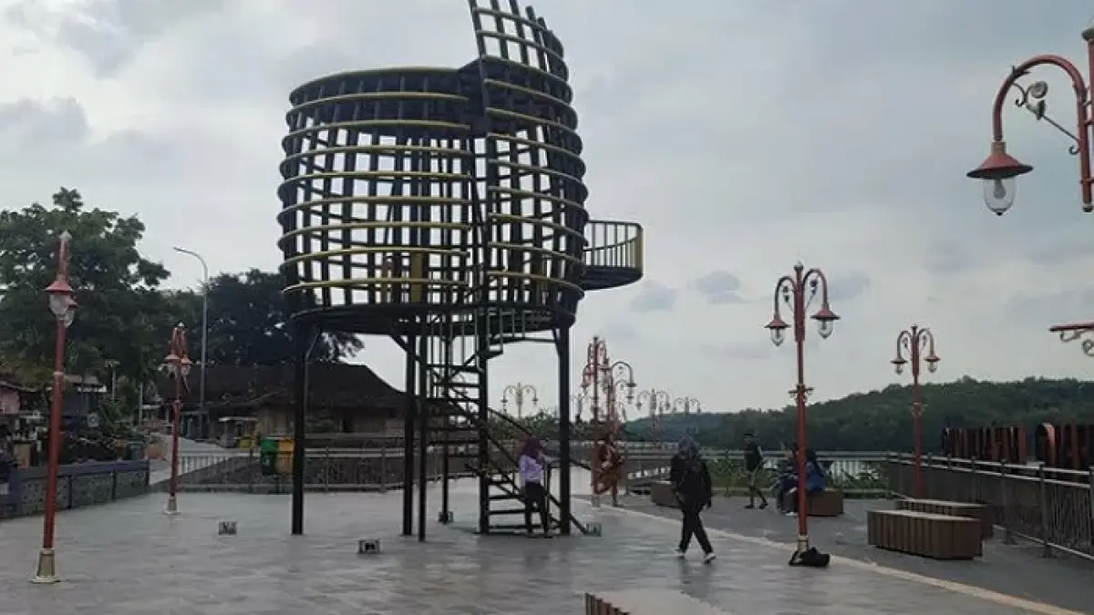 Objek wisata New Kemukus di Waduk Kedung Ombo Sumberlawang jadi salah satu wisata andalan Kabupaten Sragen. (Ahmad Khairudin/Radar Solo)