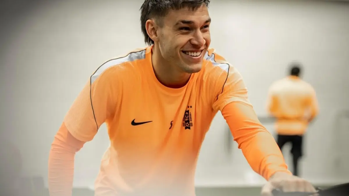 Gelandang Manchester United Manuel Ugarte berlatih bersama Uruguay jelang FIFA Matchday kontra Aljazair di Turin, Italia.