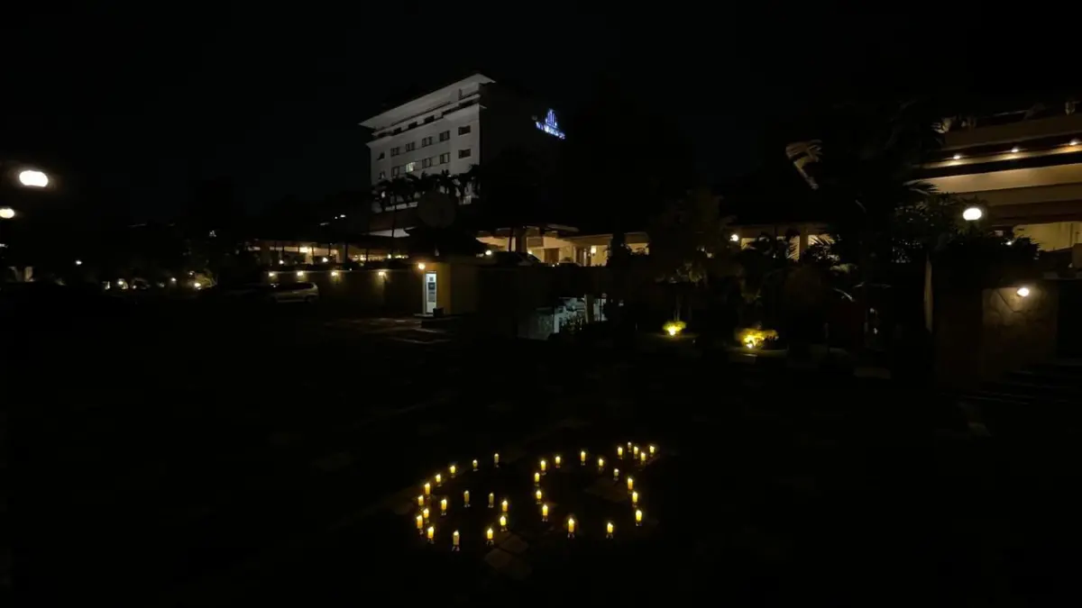 The Sunan Hotel Solo mendukung gerakan program Earth Hour melalui serangkaian kampanye hemat energi.