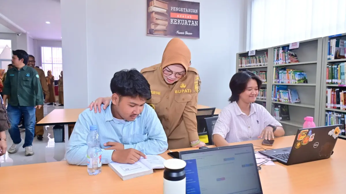 Bupati Sukoharjo Etik Suryani meresmikan gedung perpustakaan baru Graha Pustaka, Selasa (31/3/2026). Tempat ini tidak pernah sepi berbagai aktivitas produktif. (IWAN KAWUL/RADAR SOLO)