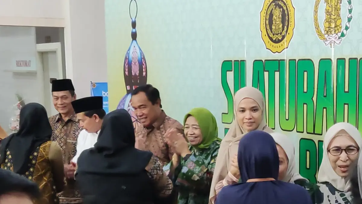 Rektor UTP Winarti saat halal bihalal di Hall Kantor Pusat UTP Surakarta, Selasa (32/3).