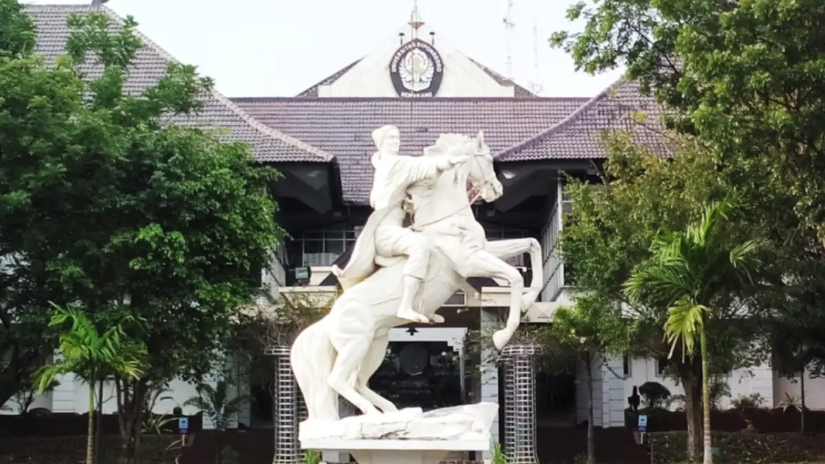 Universitas Diponegoro (Undip).