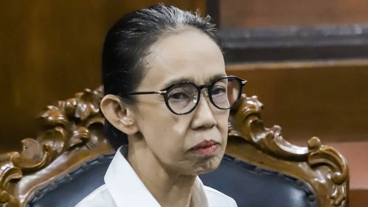 Nany Widjaja saat mengikuti sidang di Pengadilan Negeri Surabaya. (DOK.JAWA POS)