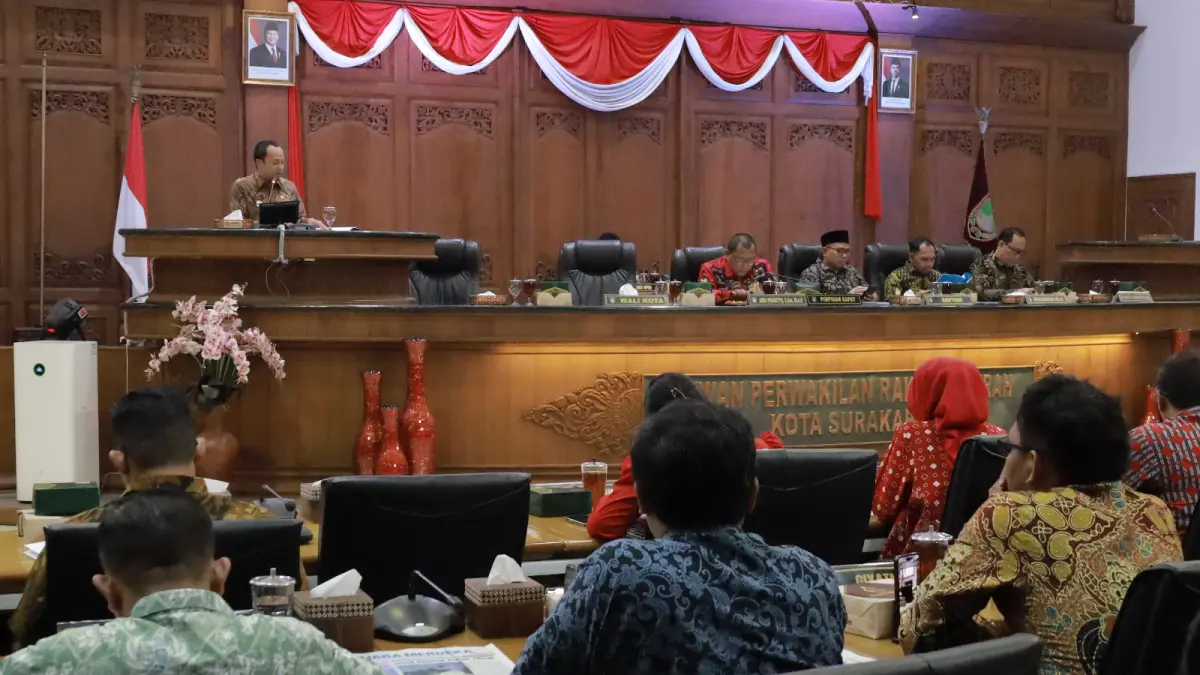 Rapat penyampaian LKPj 2025 oleh Wali Kota Solo Respati Ardi kepada DPRD, Rabu (1/4). (A Christian/Radar Solo)