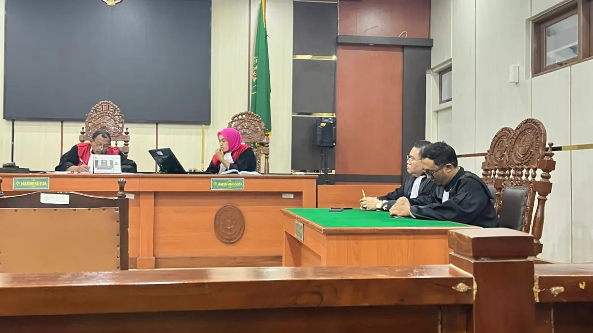 Sidang kasus lakalantas satu keluarga meninggal yang digelar di Pengadilan Negeri (PN) Sragen, Rabu (1/4/2026). (Ahmad Khairudin/Radar Solo)